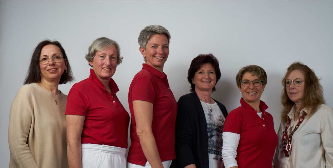 Das Bild zeigt das Team der Physiotherapiepraxis Gilching Sabine Suck